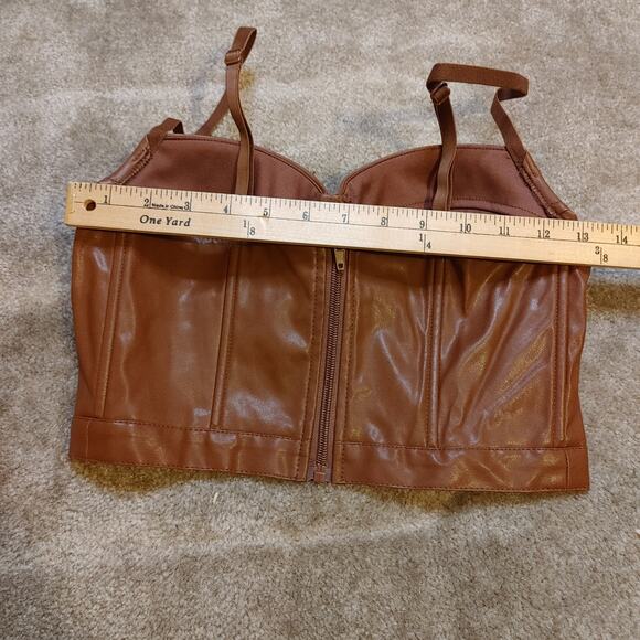 Rue 21 Size Medium M Brown Cropped Zipper Faux Leather NWT New Festival Party - Picture 2 of 7
